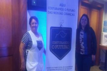 Primeira-dama Magali, acompanha sua equipe em treinamento dos projetos: “Costurando o Futuro” e “Natal Espetacular”.