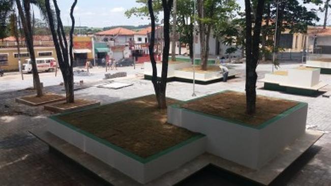 Obras da Praça das Bandeiras entra em fase de conclusão