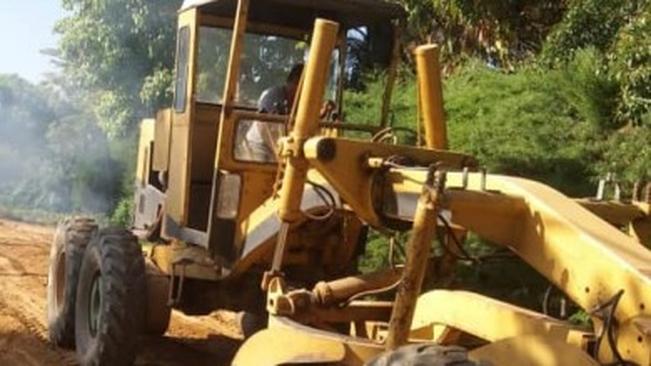 Prefeitura realiza manutenção e limpeza nas avenidas e ruas da Morada do Sol