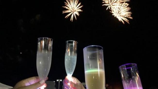 Réveillon em Sarapuí reuni mais de 3 mil pessoas na Praça das Bandeiras.